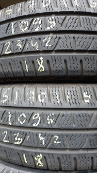 Pirelli Carrier Winter 109S(23.42) 215/70 R15C