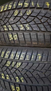 Good-Year Ultra Grip Performance 91H(22.35) 225/45 R17