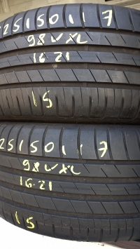 Good-Year EfficientGrip Performance 98V XL(16.21) 225/50 R17