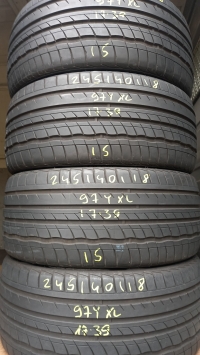 Momo Outrun M3 97Y XL(17.39) 245/40 R18
