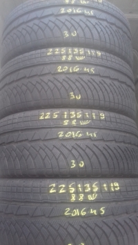 Michelin PA4 88W(2016.45) 225/35 R19